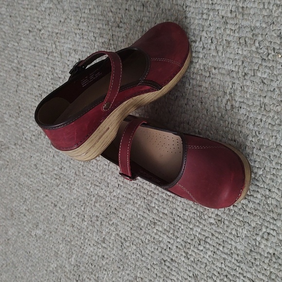 Shoes - Picture 2 of 10